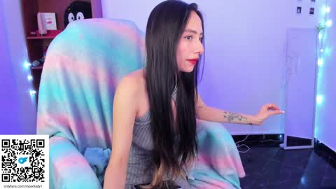 Snapshot of moonlady_ chatting on January 19, 2025, 2:47 am MOON online show from January 19, 2025, 2:47 am