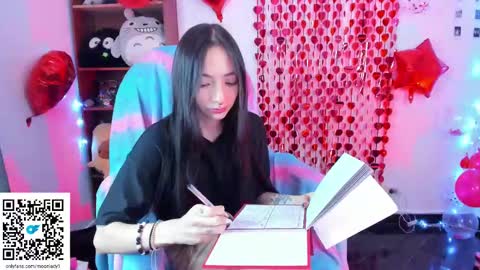 Snapshot of moonlady_ chatting on February 21, 2025, 3:23 am MOON online show from February 21, 2025, 3:23 am