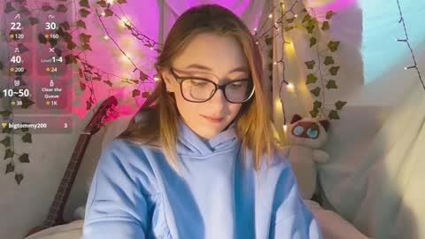 Snapshot of moonlight__lovers chatting on December 9, 2024, 9:39 am Dana online show from December 9, 2024, 9:39 am