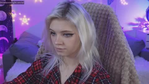 Mia   online show from December 15, 2024, 4:37 pm