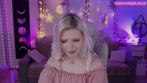 Mia   online show from March 8, 2025, 5:11 pm