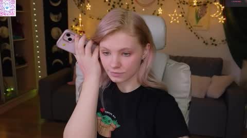 Mia   online show from March 25, 2026, 6:47 pm