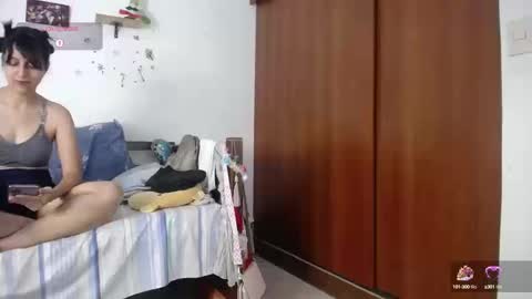 moonlunita online show from September 9, 2025, 6:07 pm