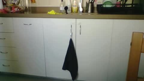 moonnighthugecock online show from December 24, 2024, 9:50 am