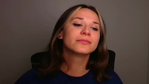 Susanna online show from November 15, 2025, 12:13 pm