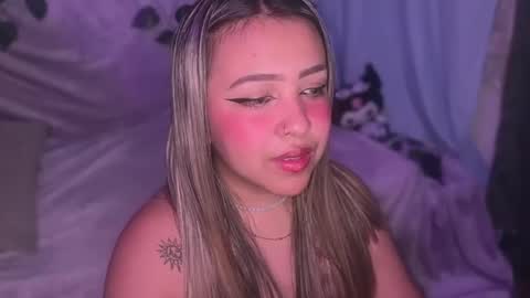 Snapshot of moonxxvelvet chatting on March 3, 2026, 1:01 am moonxxvelvet online show from March 3, 2026, 1:01 am