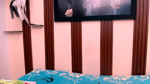 alexia online show from June 8, 2026, 6:52 pm
