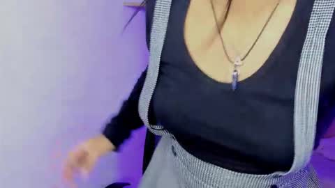 morena_rodriguez_9 online show from January 14, 2026, 7:19 pm