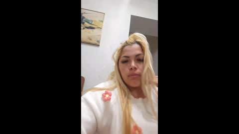 moreno2582 online show from April 20, 2026, 5:43 am