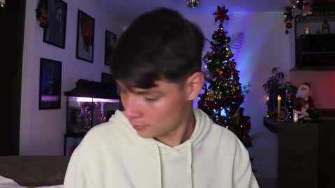 Snapshot of morgan_hiller chatting on December 2, 2024, 10:45 pm   online show from December 2, 2024, 10:45 pm