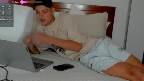 Snapshot of morgan_hiller chatting on December 14, 2024, 9:35 pm   online show from December 14, 2024, 9:35 pm