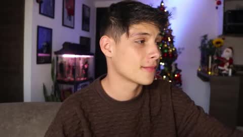 Snapshot of morgan_hiller chatting on December 29, 2024, 10:47 pm   online show from December 29, 2024, 10:47 pm