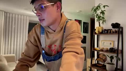 Snapshot of morgan_hiller chatting on October 10, 2025, 1:48 am   online show from October 10, 2025, 1:48 am