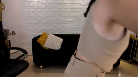 Morgan Hicks online show from November 2, 2025, 5:15 pm