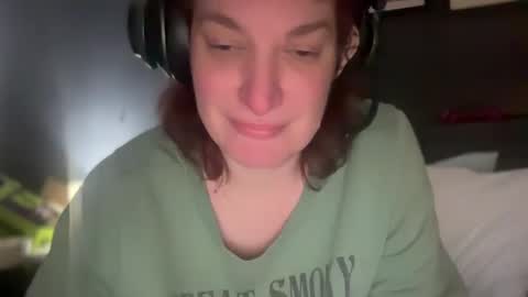 Snapshot of mossy_mommy chatting on February 17, 2025, 2:42 am Mossy Mommy online show from February 17, 2025, 2:42 am