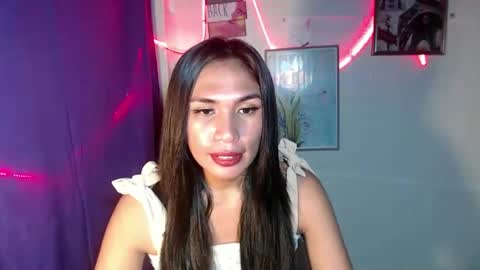 Snapshot of mouiline_rouge69 chatting on February 20, 2025, 8:17 am mouiline_rouge69 online show from February 20, 2025, 8:17 am