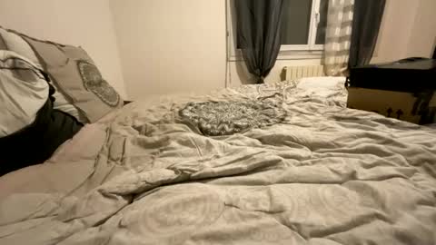 CamO online show from December 18, 2024, 5:31 pm