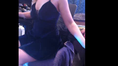 mountainbeauty online show from March 11, 2025, 1:37 am