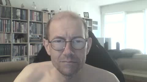 Snapshot of moviem1978 chatting on May 7, 2026, 9:25 am Frederik online show from May 7, 2026, 9:25 am