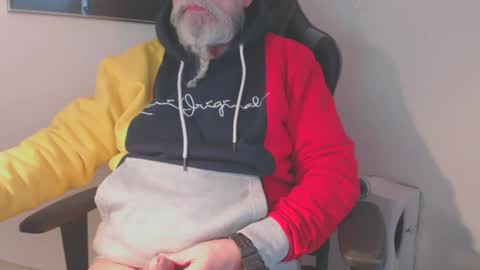 Snapshot of mr_boombastic2021 chatting on January 4, 2025, 10:16 am mr_boombastic2021 online show from January 4, 2025, 10:16 am