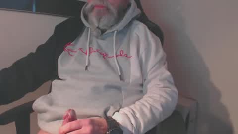 Snapshot of mr_boombastic2021 chatting on January 10, 2025, 11:43 am mr_boombastic2021 online show from January 10, 2025, 11:43 am