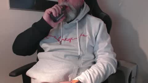 mr_boombastic2021 online show from November 27, 2025, 10:17 am