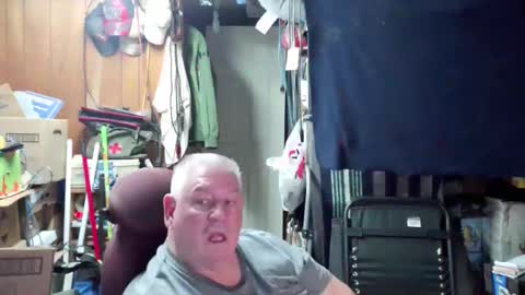 mr_canoe_licker_69 online show from December 17, 2024, 7:59 pm