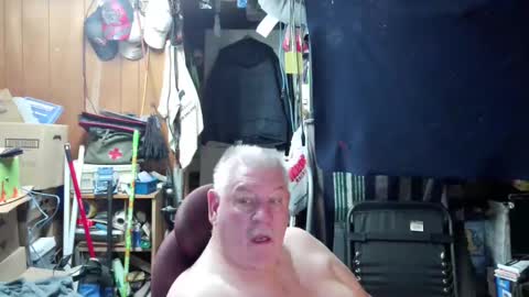 mr_canoe_licker_69 online show from December 31, 2024, 12:25 pm
