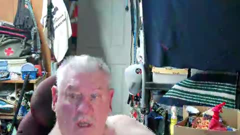 mr_canoe_licker_69 online show from January 27, 2025, 1:19 pm