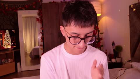 Snapshot of mr_evan1 chatting on December 9, 2024, 11:58 am Mr Evans online show from December 9, 2024, 11:58 am