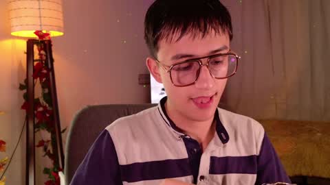 Snapshot of mr_evan1 chatting on December 28, 2024, 2:32 pm Mr Evans online show from December 28, 2024, 2:32 pm