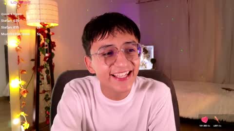 Snapshot of mr_evan1 chatting on February 18, 2025, 1:44 pm Mr Evans online show from February 18, 2025, 1:44 pm