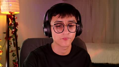 Snapshot of mr_evan1 chatting on February 19, 2025, 5:27 pm Mr Evans online show from February 19, 2025, 5:27 pm