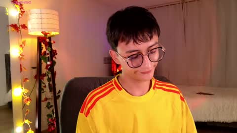 Snapshot of mr_evan1 chatting on February 20, 2025, 1:51 pm Mr Evans online show from February 20, 2025, 1:51 pm