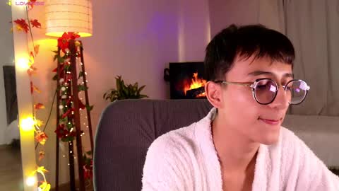 Snapshot of mr_evan1 chatting on February 24, 2025, 3:53 pm Mr Evans online show from February 24, 2025, 3:53 pm