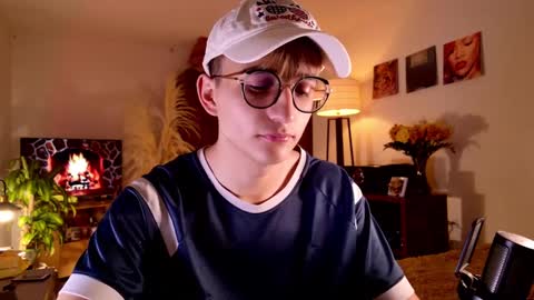 Snapshot of mr_evan1 chatting on September 13, 2025, 4:07 pm Mr Evans online show from September 13, 2025, 4:07 pm