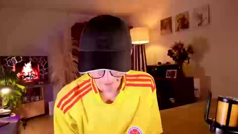 Snapshot of mr_evan1 chatting on September 25, 2025, 5:16 pm Mr Evans online show from September 25, 2025, 5:16 pm