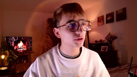 Snapshot of mr_evan1 chatting on October 13, 2025, 4:07 pm Mr Evans online show from October 13, 2025, 4:07 pm