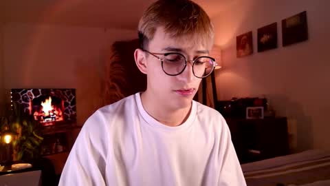 Snapshot of mr_evan1 chatting on October 20, 2025, 5:35 pm Mr Evans online show from October 20, 2025, 5:35 pm