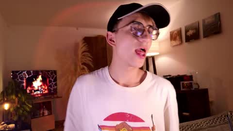 Snapshot of mr_evan1 chatting on October 22, 2025, 3:01 pm Mr Evans online show from October 22, 2025, 3:01 pm