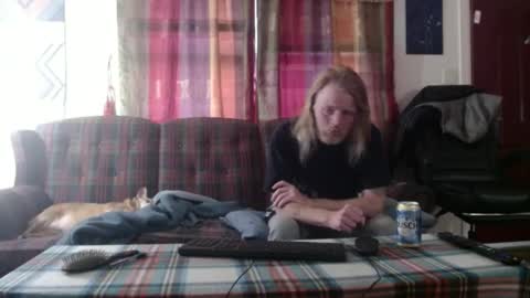 Snapshot of mr_happy12 chatting on October 1, 2025, 9:32 pm mr_happy12 online show from October 1, 2025, 9:32 pm