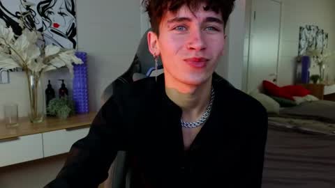 Snapshot of mr_lucky_guy chatting on February 9, 2025, 7:52 pm Kris online show from February 9, 2025, 7:52 pm