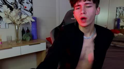 Snapshot of mr_lucky_guy chatting on February 9, 2025, 10:54 pm Kris online show from February 9, 2025, 10:54 pm