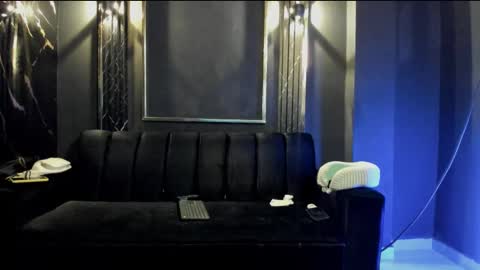 mr_maximo online show from September 23, 2025, 5:10 am