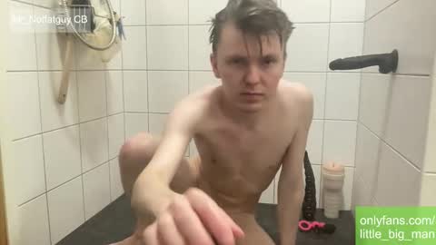 Snapshot of mr_notfatguy chatting on November 12, 2025, 12:11 am notfatguy online show from November 12, 2025, 12:11 am