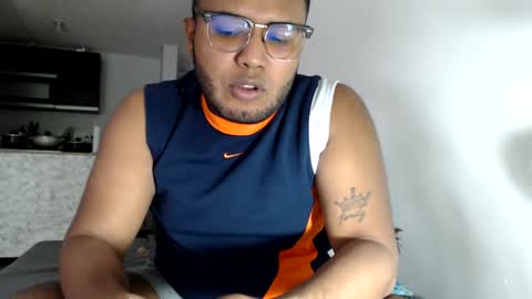 Snapshot of mr_santos01 chatting on February 11, 2025, 5:29 pm Santos online show from February 11, 2025, 5:29 pm