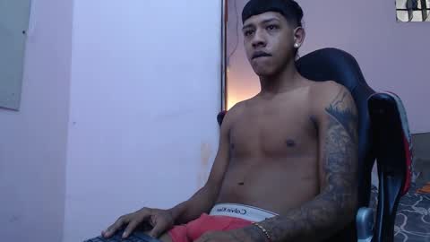 mr_stiven_ online show from January 12, 2025, 4:42 am