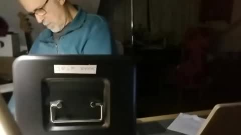 Snapshot of mrcgowler chatting on December 18, 2025, 8:04 pm mrcgowler online show from December 18, 2025, 8:04 pm