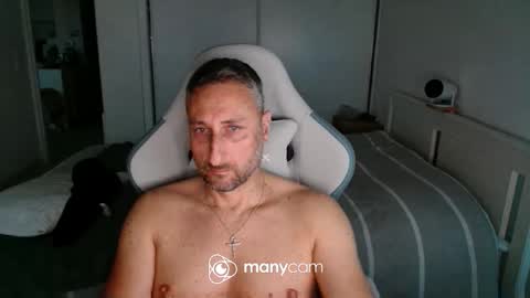 mrdr000 online show from April 29, 2026, 6:47 pm