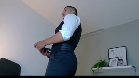 Mr Fox online show from November 14, 2025, 7:45 pm